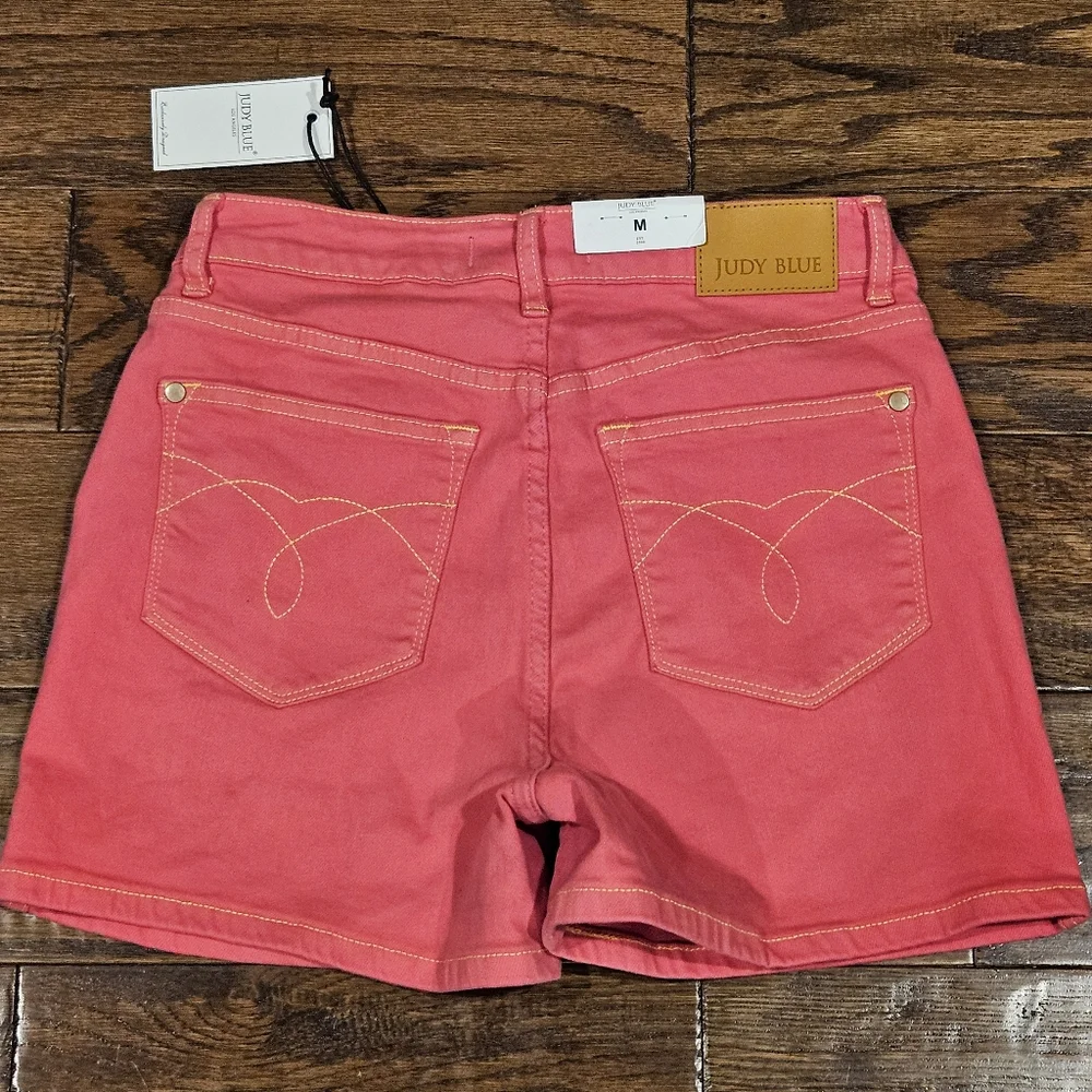 NWT Judy Blue High Waisted Garment Dyed Shorts, Magenta - Size M